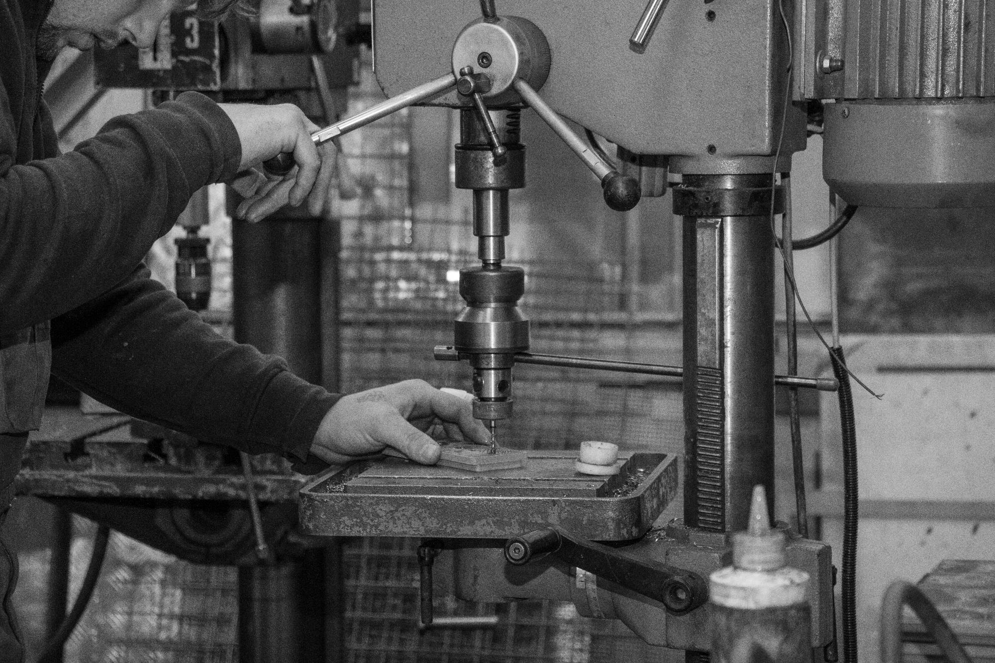 Costruzioni Meccaniche Battellino - Macchine per la lavorazione del vetro